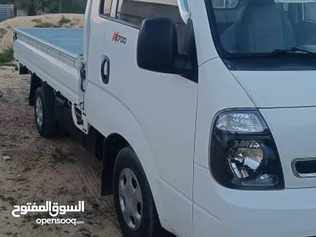 Flatbed Kia 2014 in Misrata