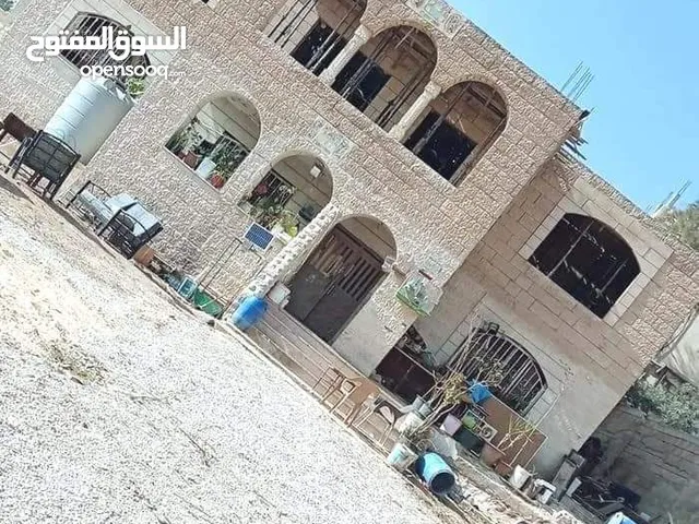 270 m2 5 Bedrooms Townhouse for Sale in Zarqa Graiba