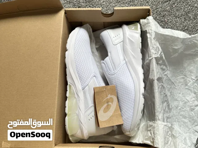 جوتي اسيكس اصلي ميه بالميه جديد بالكرتونه مقاس 42:5 shoes original سعر الشراء 33 سعر البيع ناررر 15