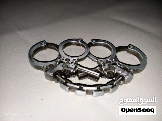 معدات للدفاع عن النفس
