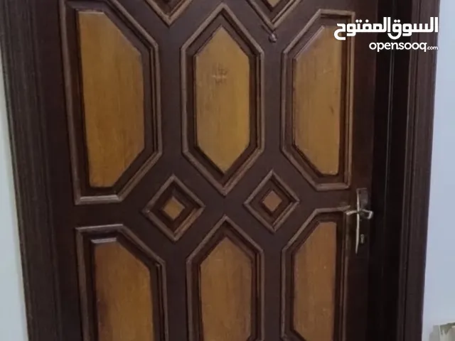 شقة عوائل للإيجار غرفتين وحمام وصاله ومطبخ مؤثثه مفروشه  /  حي المروج
