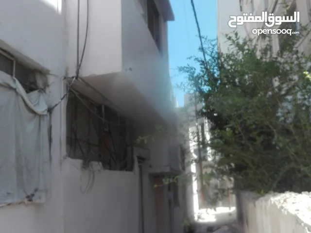 منزل مكون من طابقين للبيع من المالك مباشرة حي الحسين بجانب ديوان الشجراوي