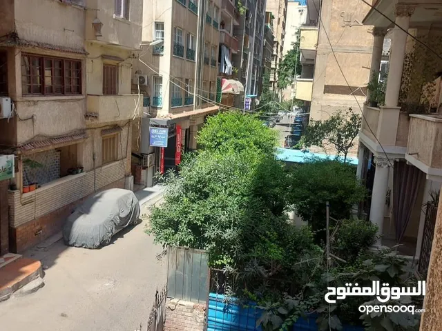 شقه للبيع بأرقى مناطق الاسكندريه كفر عبده مساحتها 100م .. كلها على الشارع