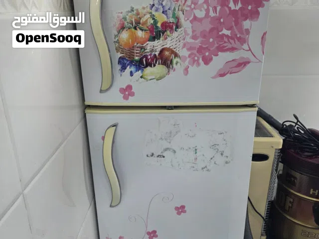 ثلاجة مستخدمة شغالة مابية شي