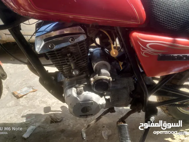 سيكل سويدي للبيع شغال لون احمر امورها طيبه
