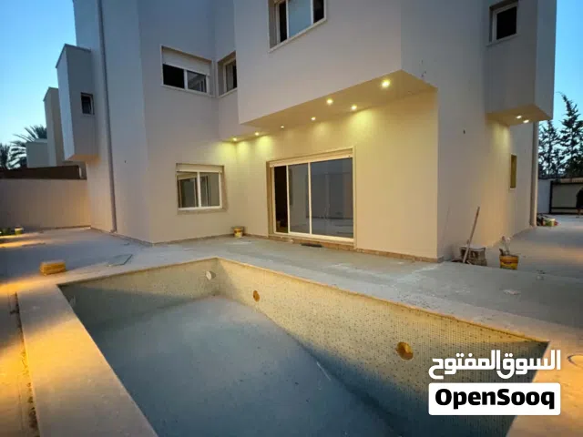 450 m2 More than 6 bedrooms Villa for Rent in Tripoli Al-Serraj