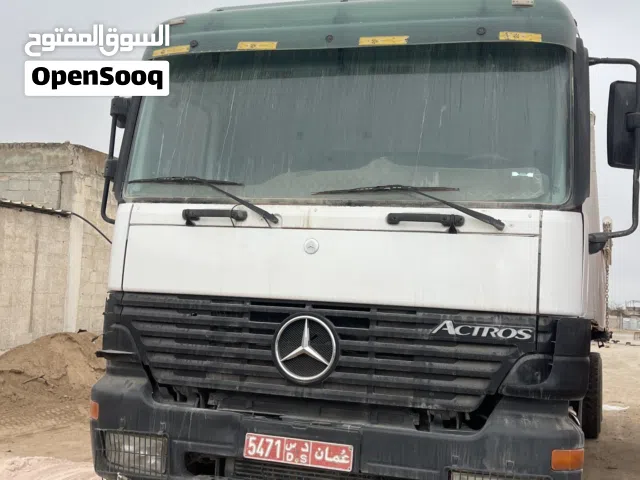 مرسيدس بنز 2002 شاحنة مستعملة بحالة جيدة للشراء