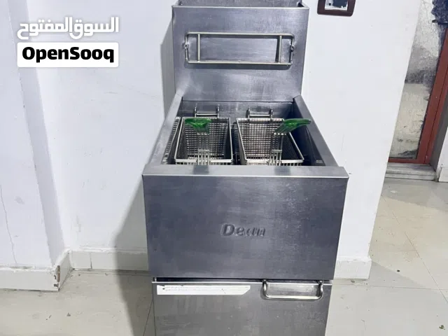للبيع قلاية ديان  أمريكي  غنيا عن التعريف بحالة جيدة جداً  مع سلال ثنين . غاز + قريل غاز