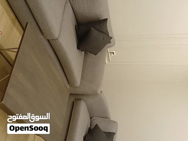 صالونات مع طاوله