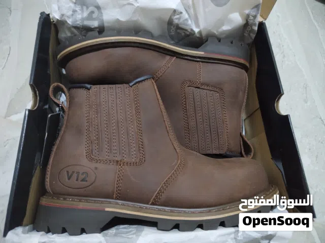 حذاء (سيفتي) جلد أصلي جديد من شركة v12 خامة نظيفة جدا ومتين بالإضافه الي المظهر الممتاز.