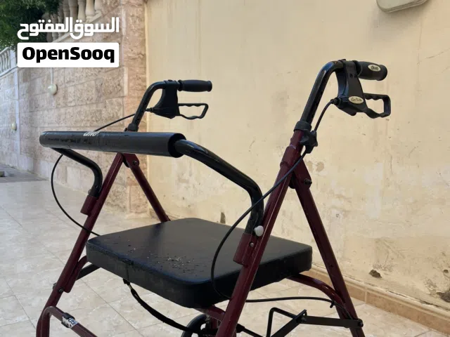 وكر كرسي مسنين