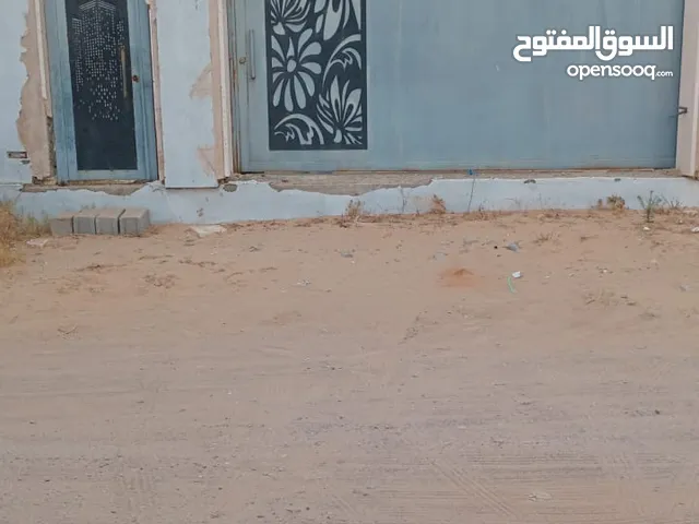 ارض للايجار مساحة 1100 مع منزل تصلح مقر شركة غرفتين وصالة وحمام ومطبخ الموقع السبعة مشروع الموز