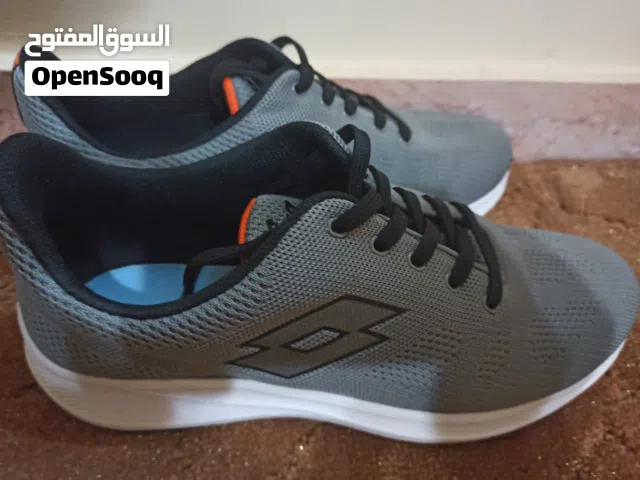 كويش ايطالي شاريه من محل المراكبي جديد مقاس 44