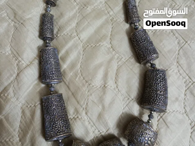 عقد ستأتي قديم