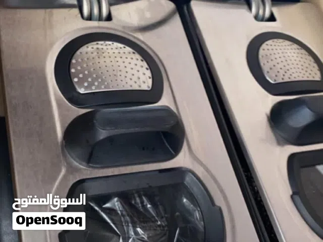 قلاية زيت بوعائين كل وعاء بفيش كهربائي منفصل عن اللخر ممكن تشغيل وعاء لحال او الوعائين مع بعض