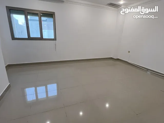 400 m2 2 Bedrooms Apartments for Rent in Hawally Shuhada