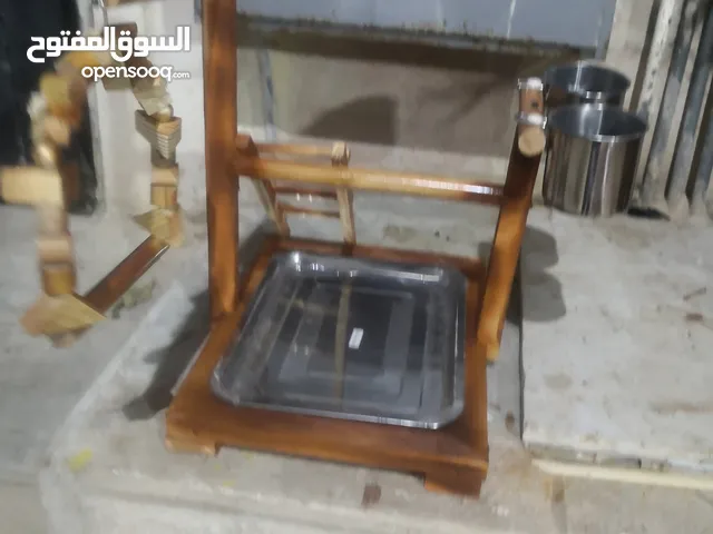 ستاندات ببغاء أحجام وأشكال مختلفة من الخشب ومن المعدن متحركه بعجلات وبدون مع صينية واكواخ كلاب