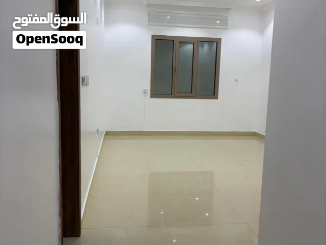 للايجار معاريس أو اسره صغيره شقه 3 غرف نوم بشمال غرب الصليبخات