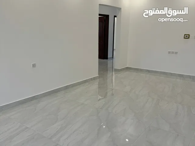للبيع في المطلاع N7 قسيمه موقع شارع وسكه 400 م قريب من الخدمات دورين وثيقة صادرة بسعر طيب