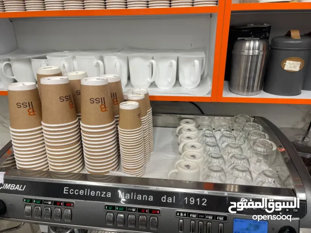 للبيع  معدات كافيه  كسر الكسر زيرو مثل تلاجات و تجميد والخ....