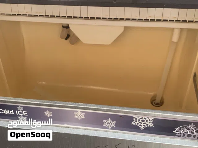 ماكنة صنع مكعبات ثلج