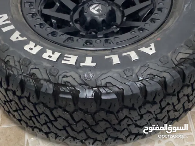 للبيع رنقات فيول مع تواير حجريه 5براغي  الحجم / LT    285 / 70R17