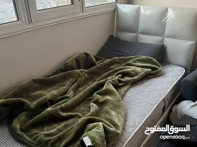 سرير مع فراش مفرد 190x90