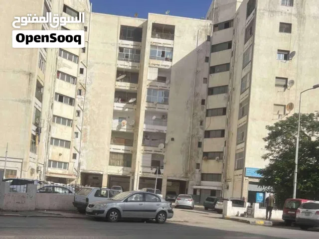 شقه.  لبيع. بجانب. مدرسه. سياله.  لبيع الدهماني.