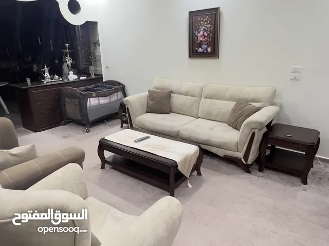 طقم كنب مستعمل بحالة الوكالة للبيع