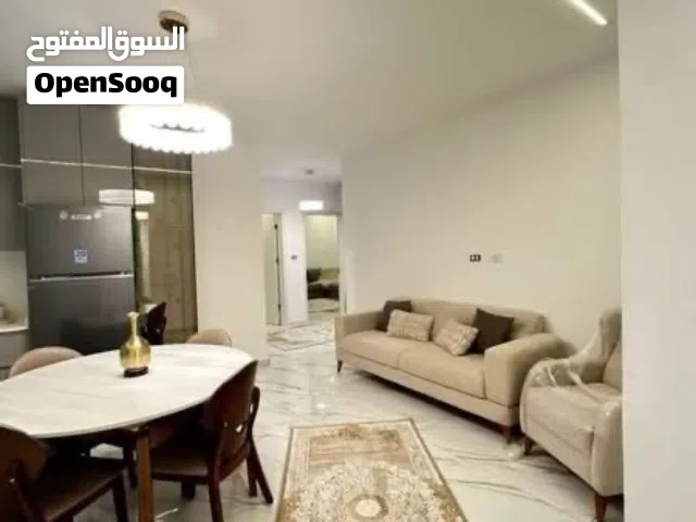 شقه تشطيب حديث مؤثته بالكامل حاجه قريبه من جميع الخدمات و في مقسم ممتاز