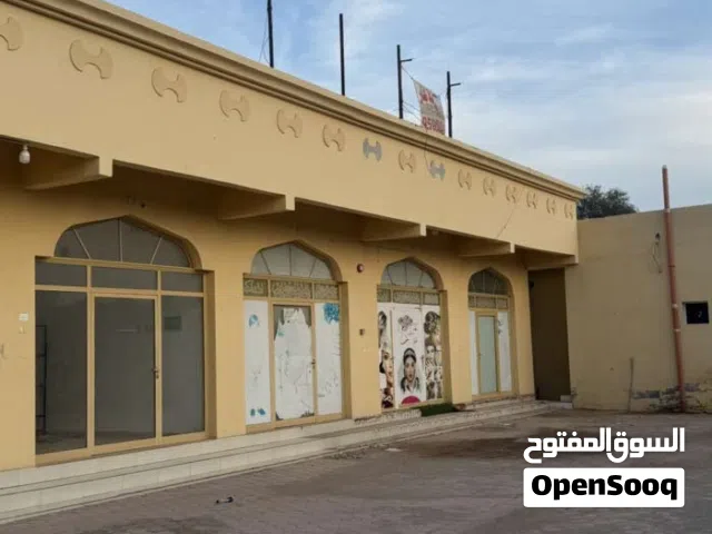 محلات + شقة للإيجار في صحم اقراء الوصف تحت