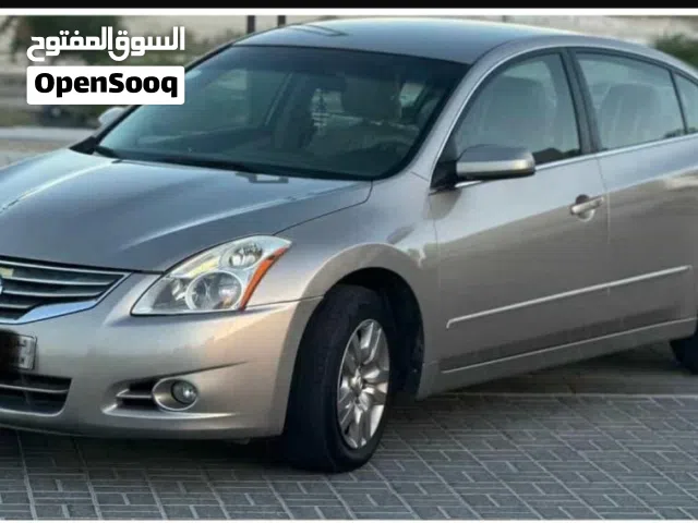 نيسان التيما 2012 بحاله ممتازه تم تبديل جميع القطع الاستهلاكيه