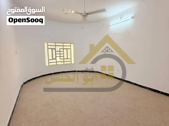 200 m2 More than 6 bedrooms Townhouse for Rent in Basra Baradi'yah
