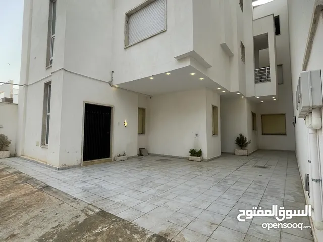170 m2 4 Bedrooms Apartments for Sale in Tripoli Al-Serraj