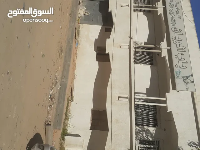 صاله دور اول مدخل خاص علي طريق لاجار