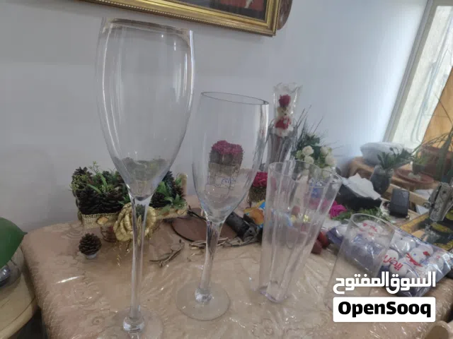 مزهريات وكؤس للبيع