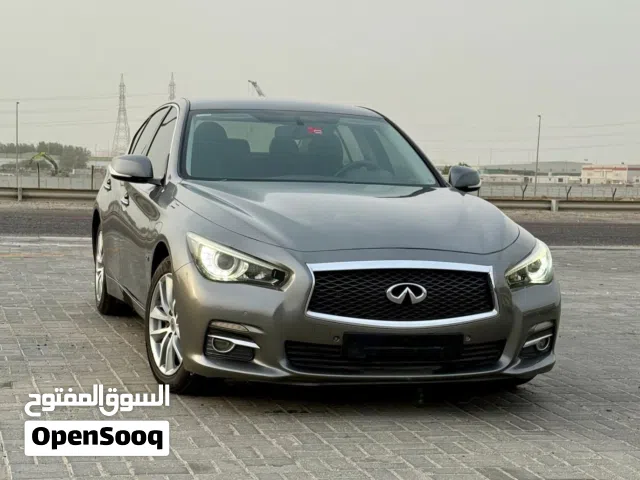 2016 إنفينيتي Q50 Standard