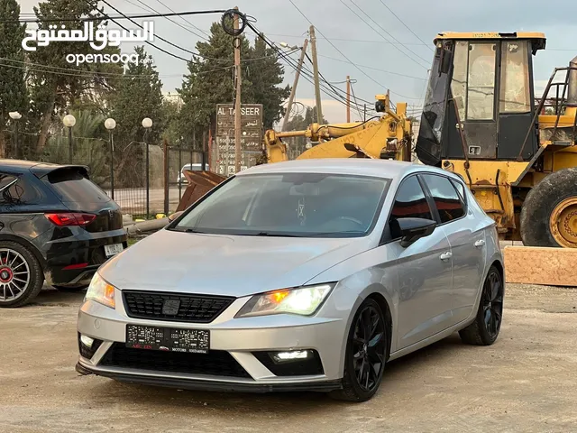 SEAT LEON 2018 / جير عادي / سيارة مميزة بسعر مميز
