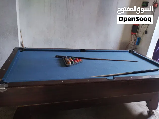 طاولتي بلياردو خشب 8 قدم وطاولة تنس للبيع