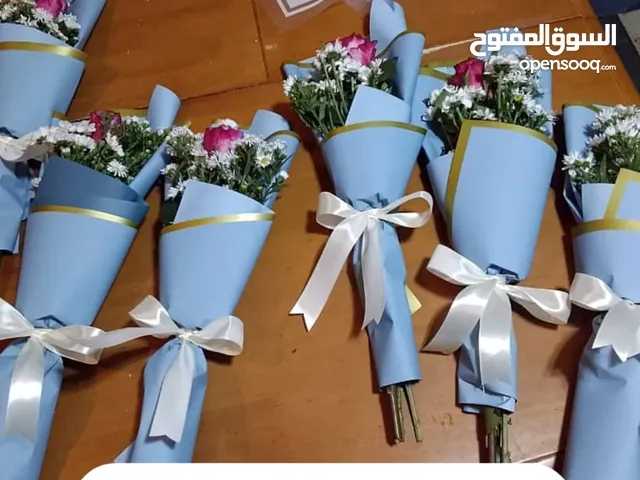باقات ورد طبيعي وصناعي وتزيين سيارات للبيع