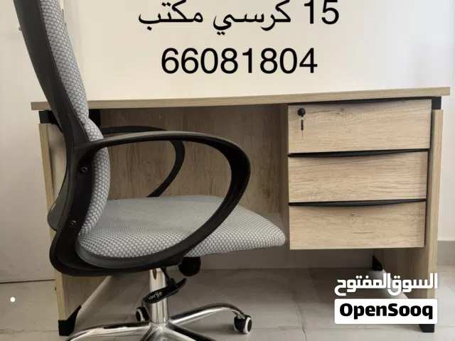 مكتب بحاله ممتازه كالجديد مقاس 120 سنتيمتر