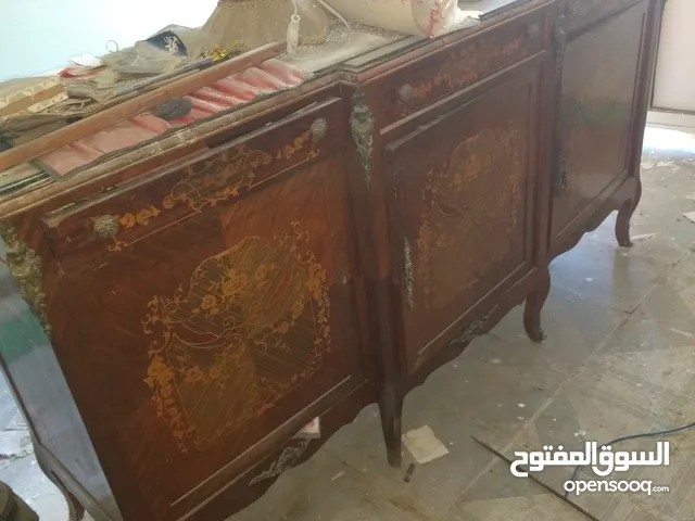 للبيع 2 بوفيه واحد صغير و احد كبير بحاله جيده جدا