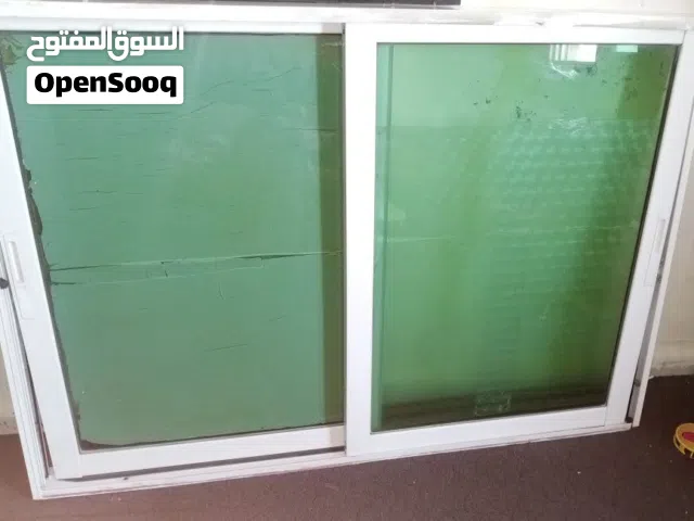 شباك مستعمل نظيف متر ونص بمتر الموقع الزرقاء