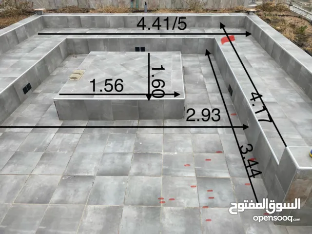 جلسات خارجية قيد الانشاء يوجد قماش مقاوم للسوائل يوجد  وقماش ضد السوائل