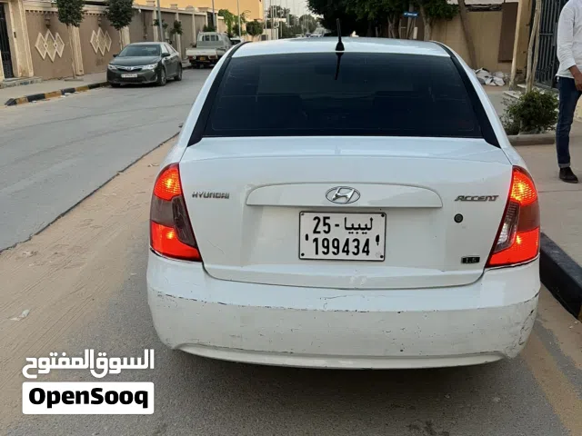2009 هيونداي اكسنت Standard