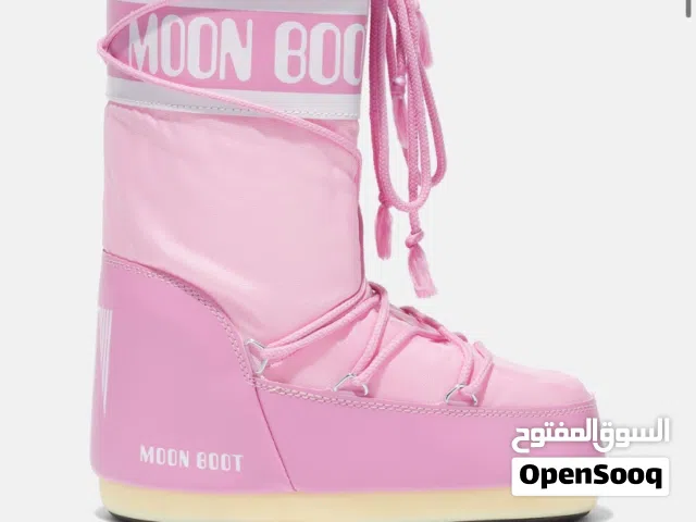 Moon boots pink original never been worn /used    Fashion , y2k , 2000 , moon boots , winter boots
