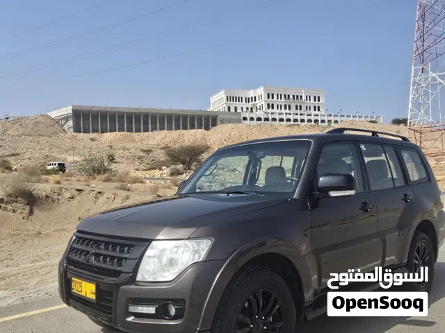 Mitsubishi Pajero GLS 2017