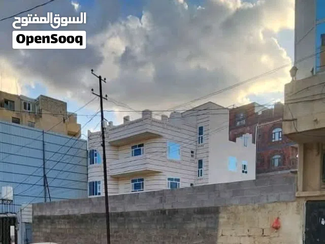 اكبر عرطة في الحي_السياسي ارضيه مساحة 12 لبنه ونص حر معمد واجهتها 16 متر على شارع 12 في موقع مميز وب