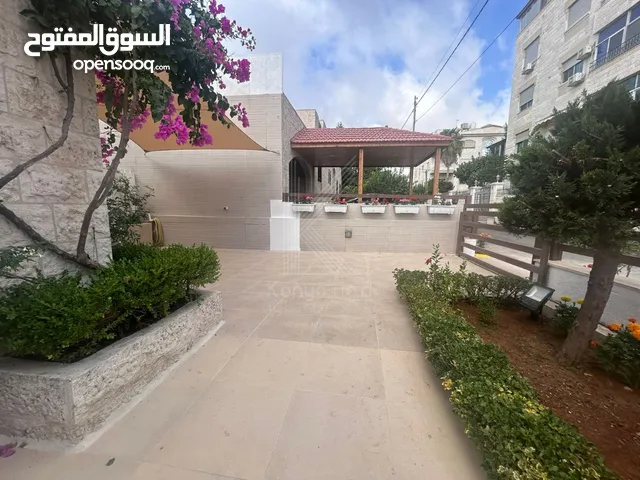 Luxurious Villa For Rent In Dair Ghbar