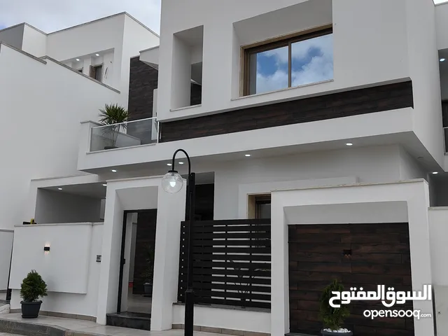 450 m2 More than 6 bedrooms Villa for Sale in Tripoli Al-Serraj